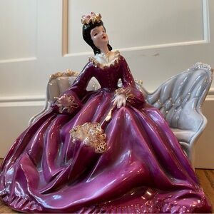Vintage Florence Ceramics Pasadena California Figurine Sitting Lady Elizabeth